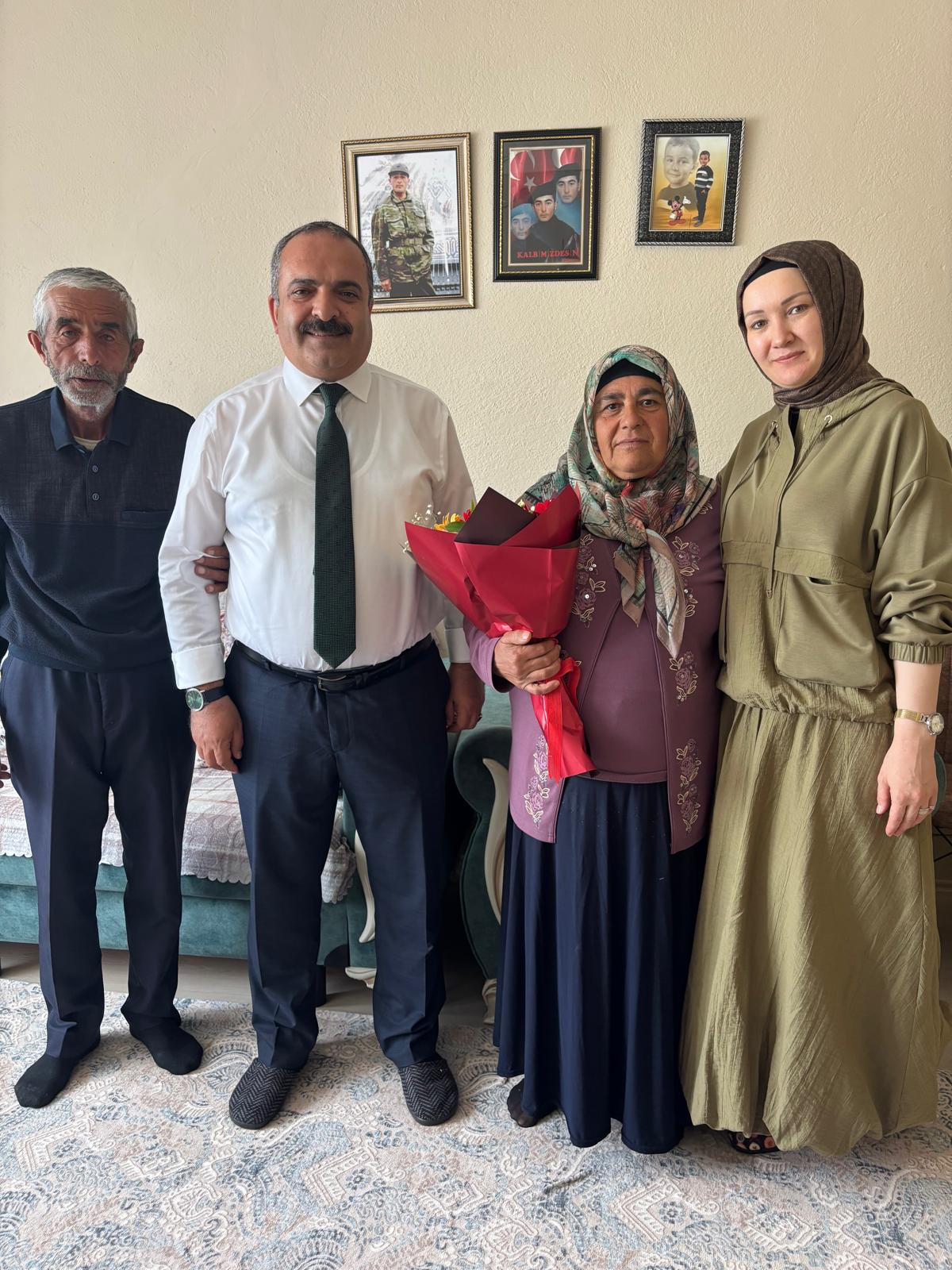 EĞİTİM CAMİASI ANNELER GÜNÜ DOLAYISIYLA VEFA ZİYARETLERİ GERÇEKLEŞTİRDİ